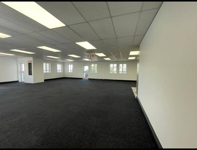 377M² OFFICE TO LET IN BRYANSTON
